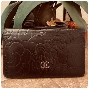 Authentic Chanel camellia, black leather wallet